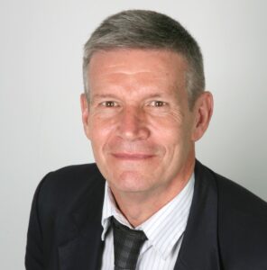 Headshot Dr Lambert